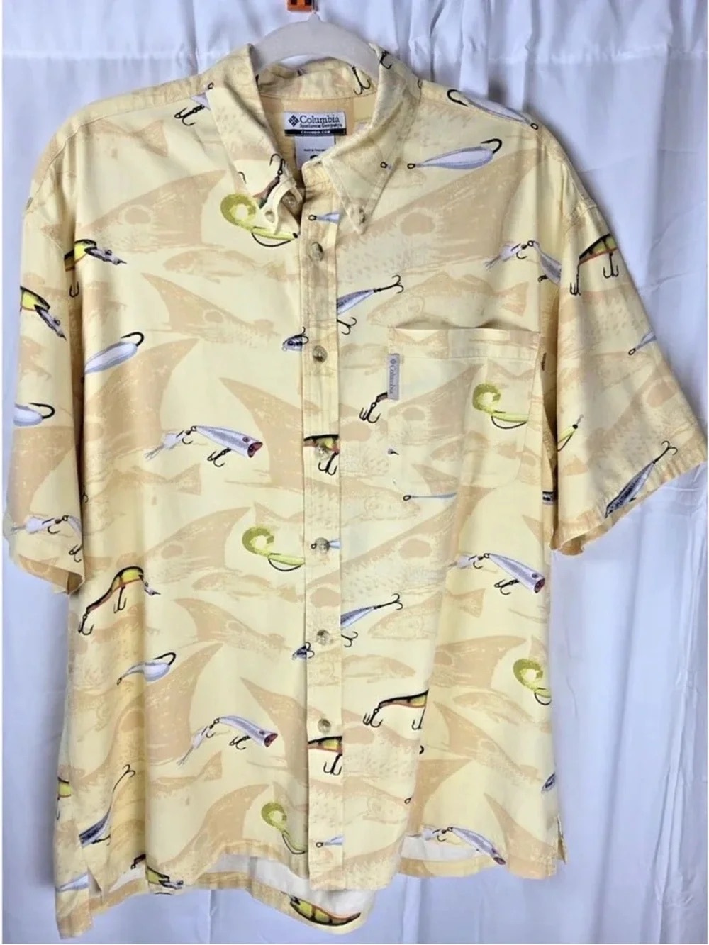 Columbia Men's Pale Yellow Short-Sleeve Fishing Lure Button-Down Shirt